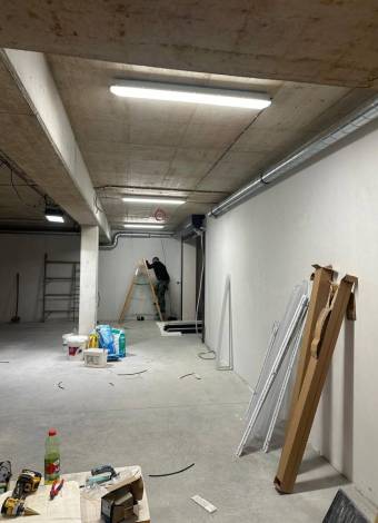 Elektrische Installationsarbeiten - Adash